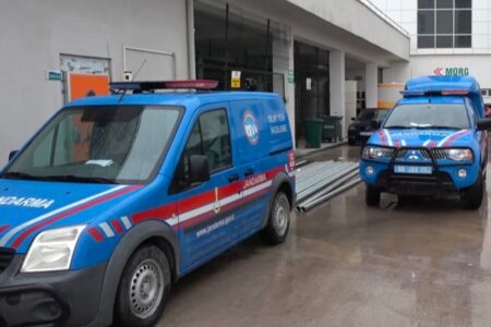 Das Personal starb, nachdem es in das Recyclingbecken in Aksaray gefallen war