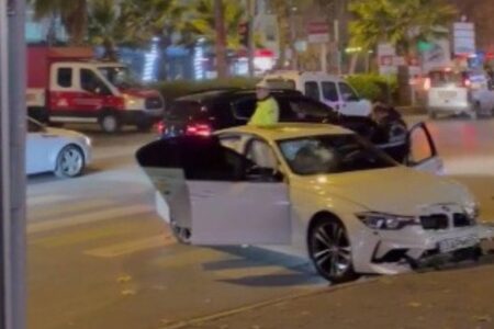 Der Fahrer, der in Mersin mit einer Waffe angegriffen wurde, hatte einen Unfall