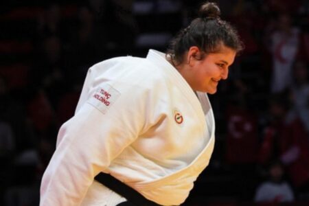 Der nationale Judoka Hilal Öztürk gewann in Portugal die Goldmedaille
