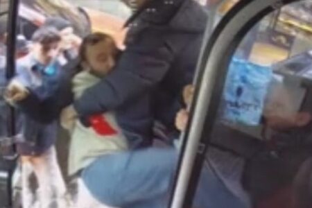 Ein Busfahrer, der in Bursa nach einer Straße fragte, wurde angegriffen