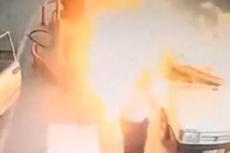 Ein mit Flüssiggas betanktes Auto explodierte in Adana wie eine Bombe