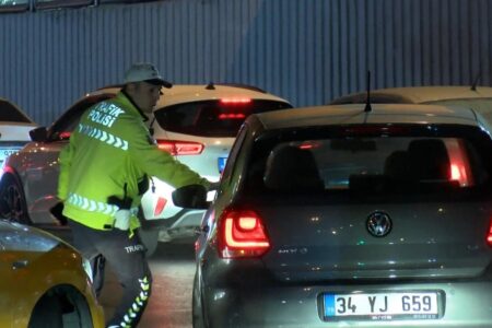 Eine Autofahrerin, die in Istanbul ohne Führerschein erwischt wurde, sorgte für Ärger: „Eine solche Polizei gibt es in Deutschland nicht“