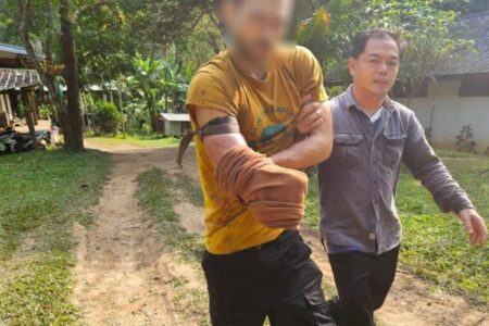 Er wollte einem Bärenangriff in Thailand entkommen: Er schnitt sich den Arm ab