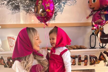 Geburtstagsfeier von Meryem Uzerli für ihre kleine Tochter Lily Koi!  Die Zeichentrickfigur Masha wurde