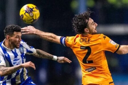 Hull City verlor das Spiel auswärts mit 10 Mann
