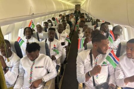 Sauerstoffkrise im Flugzeug der Gambia-Nationalmannschaft: Fußballer fielen in Ohnmacht