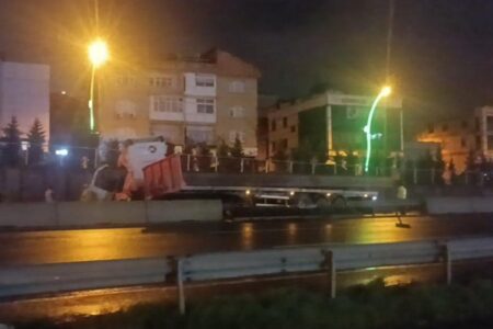 Sie überlebten den Lastwagen, der in Kocaeli wie Papier zerquetscht wurde