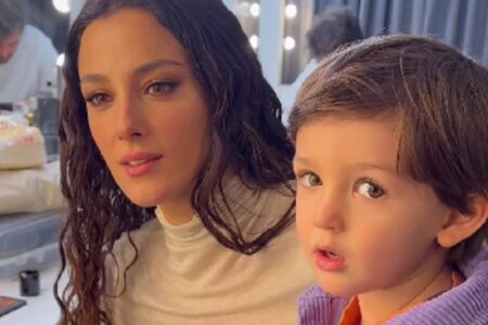 Viel Spaß beim Teilen von Cansu Tosun und ihrem Sohn!  Das Make-up am Set stammt von Marsel…