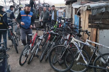 2 Fahrraddiebe wurden in Bursa festgenommen!  Im Lager wurden 50 Fahrräder beschlagnahmt