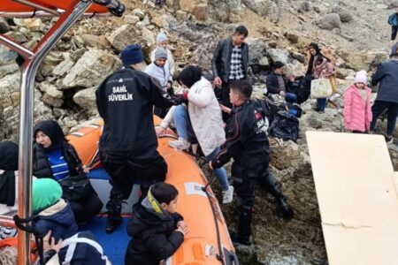 39 von Griechenland dem Tod überlassene Einwanderer wurden in Balıkesir gerettet