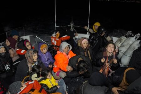 43 von Griechenland dem Tode überlassene irreguläre Einwanderer wurden in Izmir gerettet