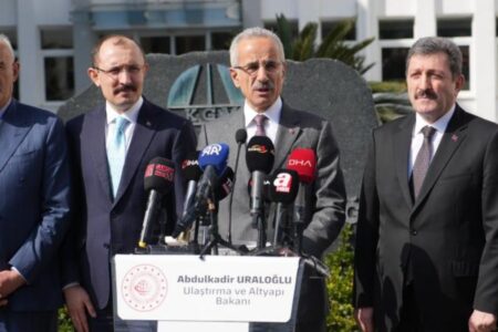 Abdulkadir Uraloğlu: Die Fahrt zwischen Ankara und Samsun wird 2 Stunden und 45 Minuten dauern.