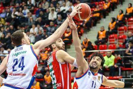 Anadolu Efes, der Karşıyaka besiegte, steht im Finale des türkischen Pokals