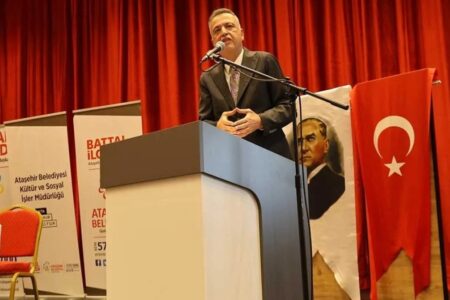 Battal İlgezdi, der aus der CHP ausgetreten war, beleidigte die Bürger