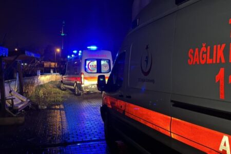 Bei einem Streit zwischen Mann und Frau in Düzce wurde Blut vergossen: 2 Verletzte