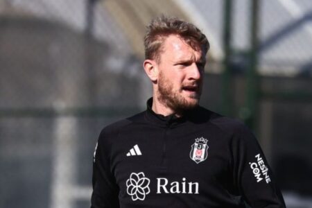 Besiktas‘ Neutransfer Joe Worrall landete auf dem Feld