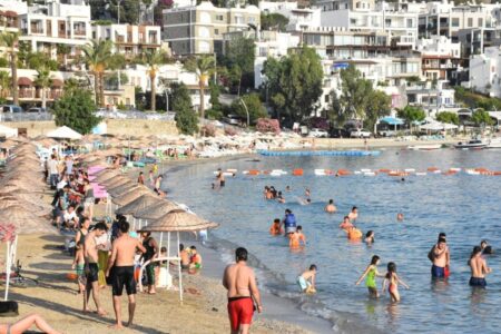 Bodrum’da hedef belli: Denizden 100 bin, hava yoluyla 1 milyon turist!
