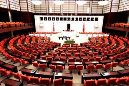 Bürgermeisterkandidaten wurden von 14 Parlamentsparteien nominiert