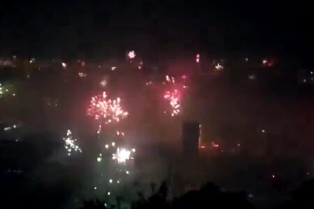 Das Jahr des Drachen wurde in China mit einem spektakulären Feuerwerk gefeiert