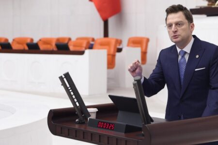 Der Schwerpunkt des AK-Parteimitglieds Halit Yerebakan auf sozialer Gerechtigkeit im Parlament