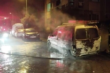 Der Spezialfeldwebel, der sich in Denizli mit seiner Freundin gestritten hatte, zündete fünf Fahrzeuge an.