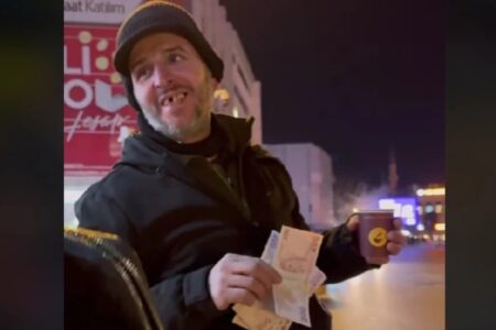 Der Tourist, der dem Teeladen in Kadıköy Trinkgeld gab, wurde zum heißen Thema!  In den sozialen Medien wird darüber gesprochen… „Mensch sein“