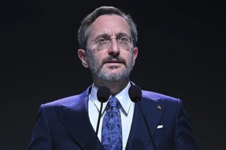Desinformationswarnung von Fahrettin Altun: Vertrauen Sie nicht unbegründeten Informationen