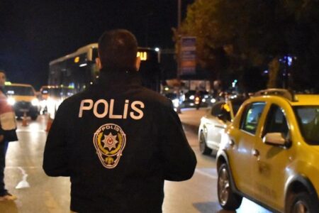 Durchsetzung der öffentlichen Ordnung in Istanbul: 447 Verdächtige gefasst