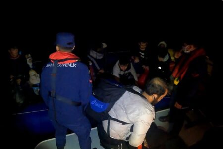 Einwanderungsaktion in Izmir!  92 illegale Einwanderer wurden gefasst