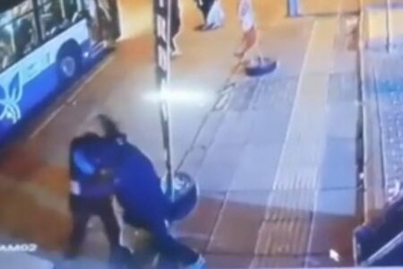 Er geriet im Bus in Ankara in einen Streit und wurde nach dem Aussteigen erstochen und schwer verletzt.