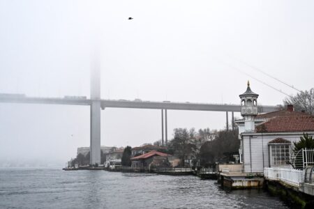 Istanbul liegt seit 2 Tagen im Nebel!  Der Verkehr wurde stärker