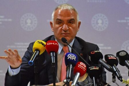Mehmet Nuri Ersoy: Fragen Sie Ihre Kandidaten auf jeden Fall nach Masterplänen für den Tourismus bei den Wahlen