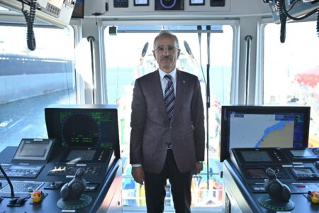 Minister Abdulkadir Uraloğlu kündigte an: Die Zahl der Schiffe, die die Meerenge passieren, nimmt zu