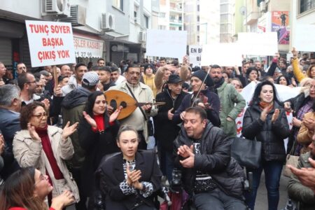 Protest von Tunç Soyer-Anhängern in Izmir: „Wenn es Tunç gibt, sind wir hier, sonst nicht“