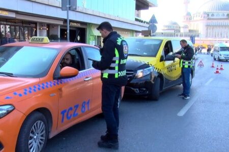 Taxis, die sich nicht an die Regeln hielten, wurden in Istanbul mit einer Geldstrafe belegt