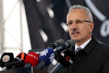 Abdulkadir Uraloğlu gab bekannt: Die Straßenbahngrenze des Stadtkrankenhauses Kocaeli wird am 17. März geöffnet!
