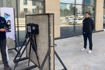 „Behind the Wall Radar“, das während des Erdbebens Leben rettete, ist bei der Feuerwehr