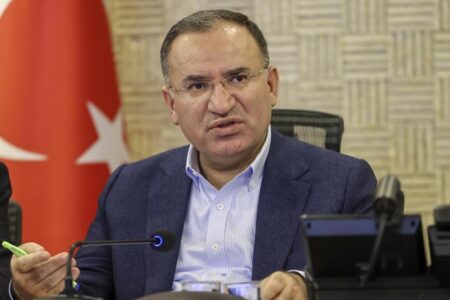 Bekir Bozdağ: Erdoğan könnte zum dritten Mal kandidieren, wenn eine vorgezogene Wahlentscheidung getroffen wird