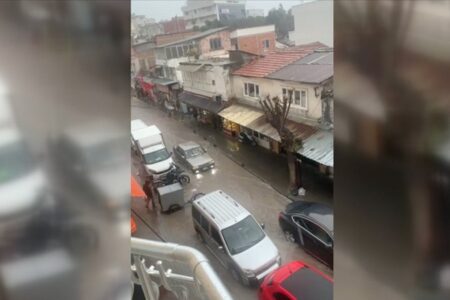 Derselbe Anblick noch einmal nach dem starken Regen in Izmir