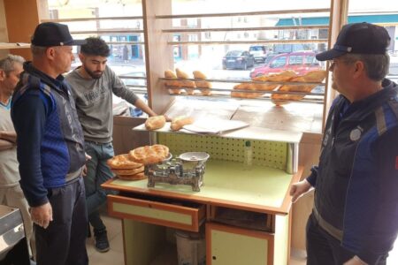 In Bäckereien in Çorum führte die Polizei eine Ramadan-Kontrolle durch