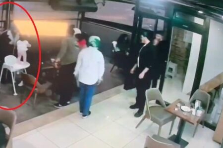 Mit der Heimlich-Bewegung wurde das Leben eines einjährigen Babys in Bursa gerettet