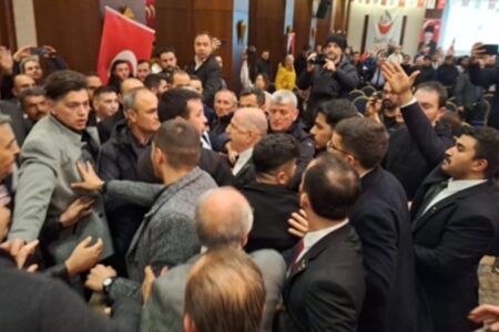 Mitglieder der Siegespartei stießen in Kocaeli zusammen!  Ümit Özdağ vorbehalten
