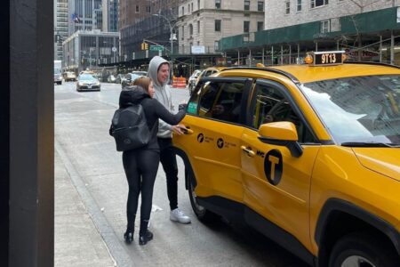 Mobil Tok, die mit ihrem Mördersohn in die USA geflohen war, wurde in New York gesichtet