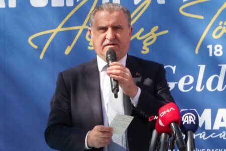 Osman Aşkın Bak: Wir brauchen arbeitende Männer, keine Urlauber