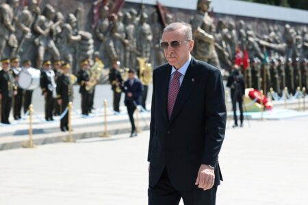 Präsident Erdoğan nahm an der Zeremonie am Märtyrerdenkmal in Çanakkale teil