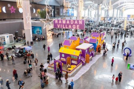 Ramadan-Aktivität für Passagiere am Flughafen Istanbul