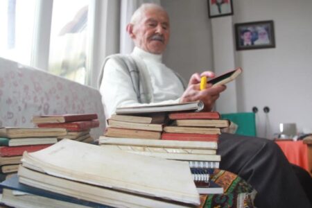 „Täglicher“ Liebhaber eines 100-jährigen Mannes in Ordu: Er schreibt seit 72 Jahren