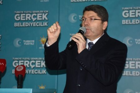Yılmaz Tunçs Reaktion auf die Putscherklärung von Özgür Özel: Diese stammen aus der Yassıada-Mentalität
