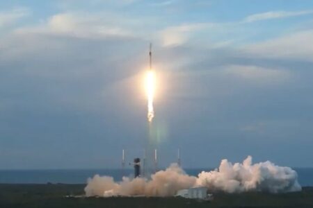 Zwei Starts im Abstand von 4 Stunden: 46 Starlink-Satelliten in die Umlaufbahn geschickt