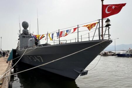 23. April Begeisterung in Kocaeli: TCG Fırtına-Angriffsboot für Besucher geöffnet